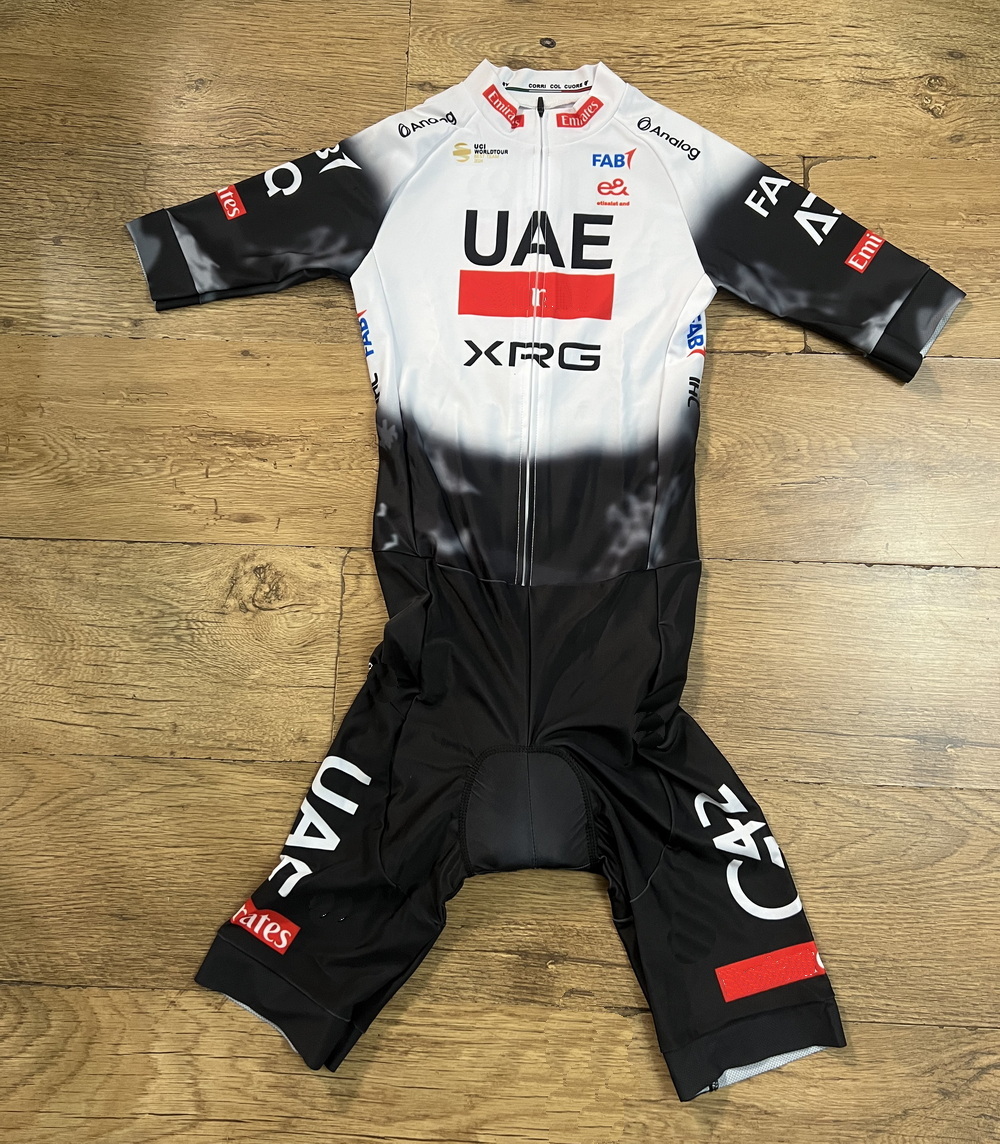 LASER CUT Skinsuit 2025 2026 U - Cycling Community recension och pris